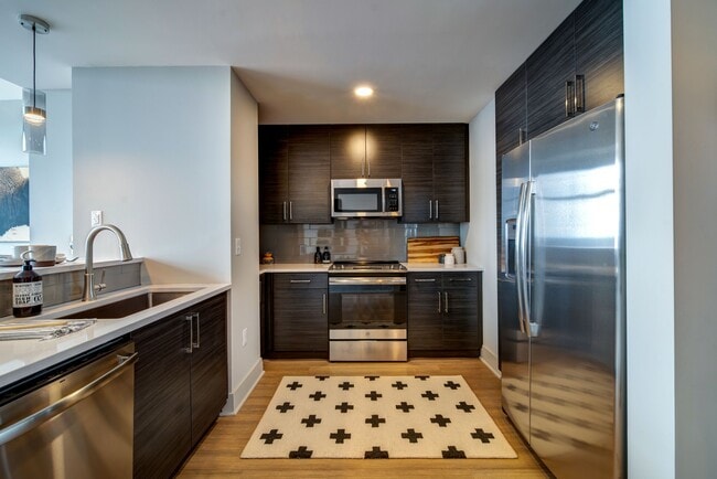 Building Photo - 511 Faye