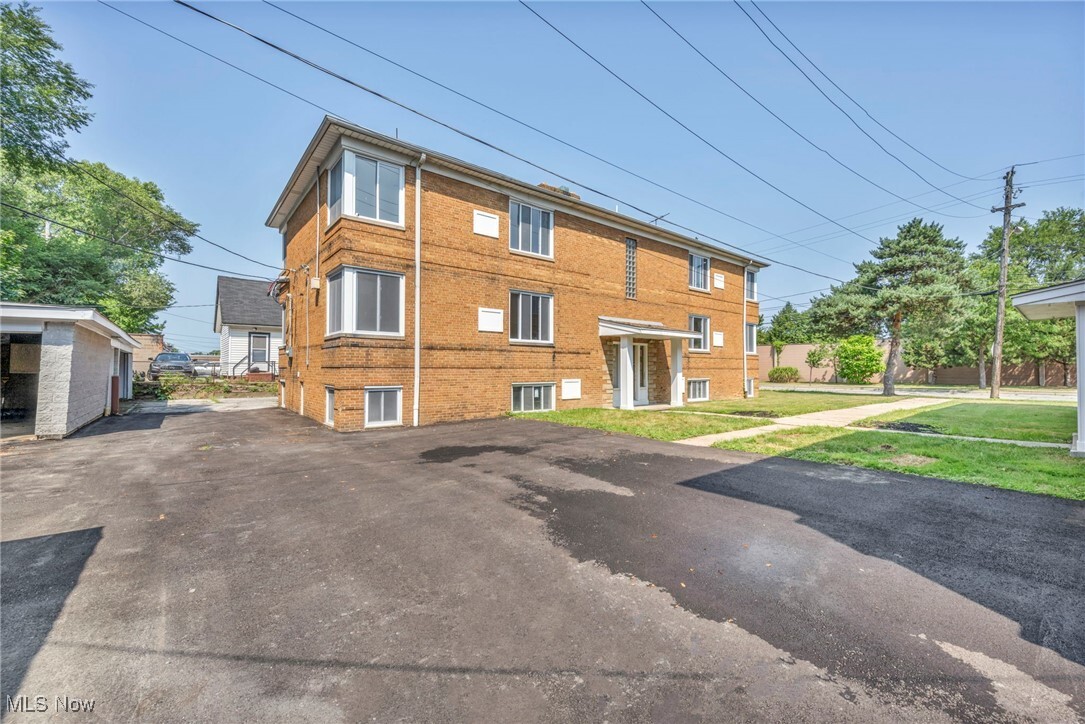 Photo - 18997 Hilliard Blvd Apartment Unit 3