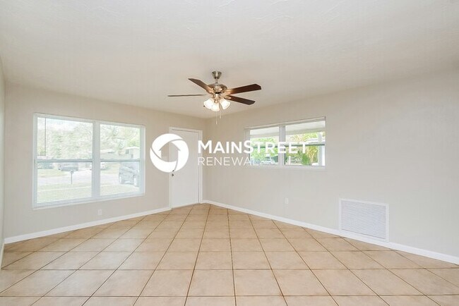 Photo - 3 Bedroom Pet-Friendly Home in SARASOTA, FL with Main Street Renewal