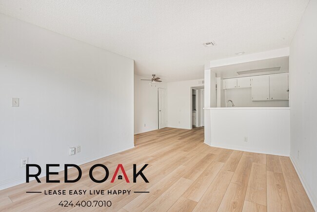 Photo - 130 1/2 S Alexandria -205 Unidad 205