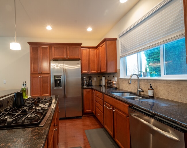 Photo - 105 118th AVE SE