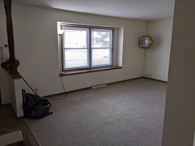 Photo - 1682 Highland Dr