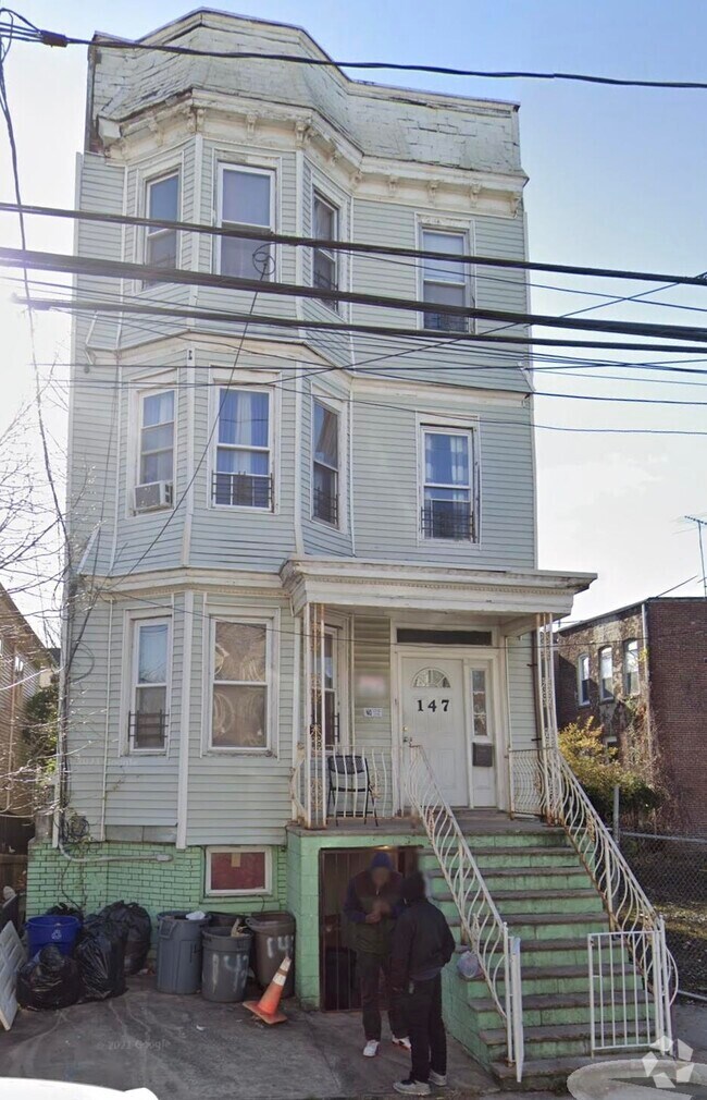 Building Photo - 147 Bostwick Ave Unit 1 Rental