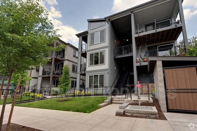 Building Photo - 3563 N Gantenbein Ave Unit #302 Rental