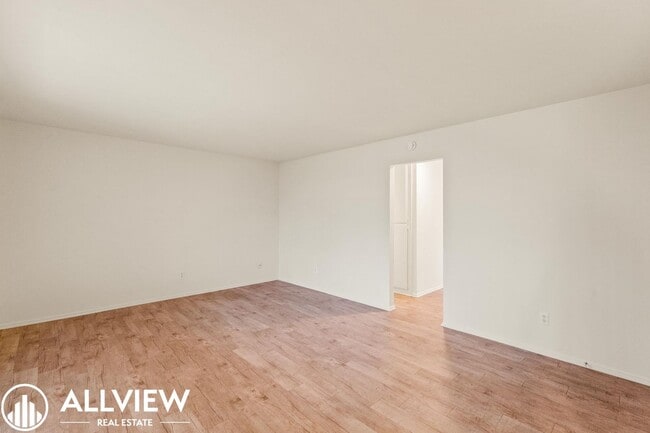 Photo - 16731 Bartlett Ln Unit 3