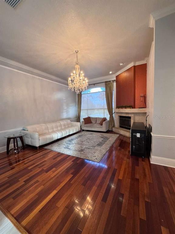 Photo - 7600 Debeaubien Dr