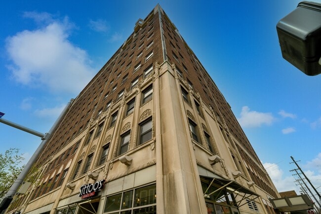 Commodore Place Apartments