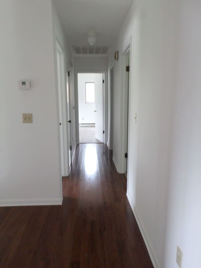 Photo - 913 Toms Creek Rd
