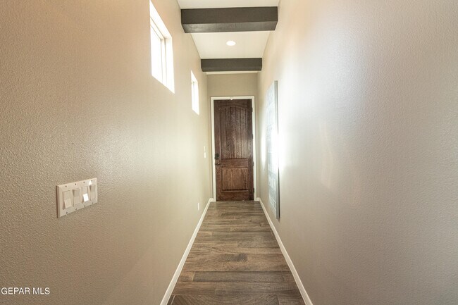 Photo - 13438 Everingham St