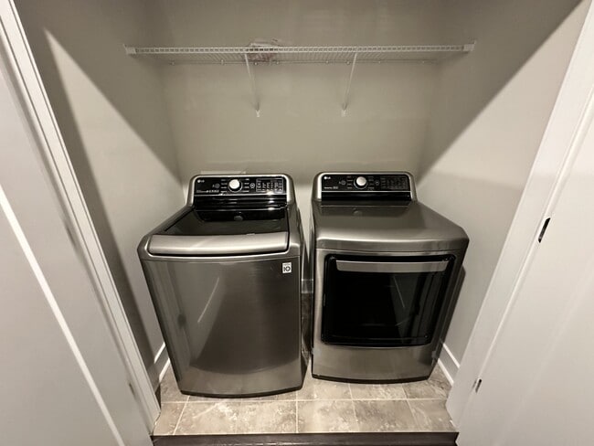 Photo - 16042 Roscoe Ln