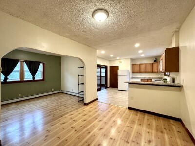 Building Photo - 569 Main St Unit #2