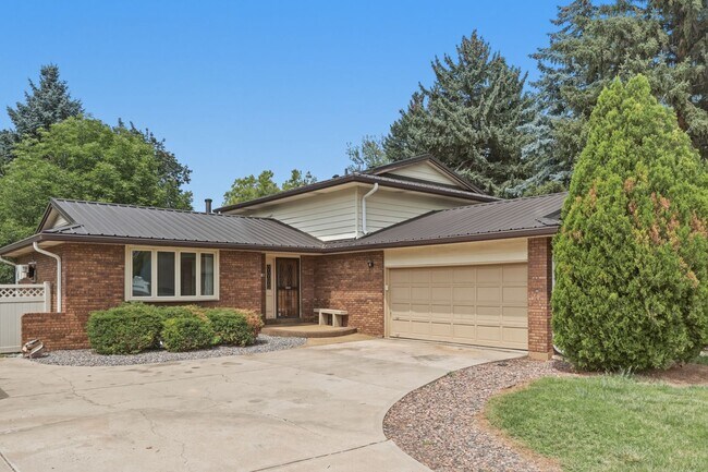 Photo - 7573 Lee Dr