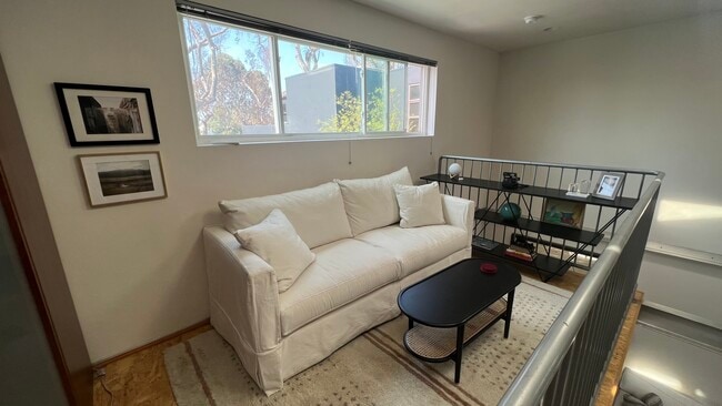 Photo - 1525-1522 Cabrillo Ave