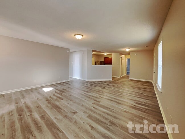 Photo - 940 Ravine Dr