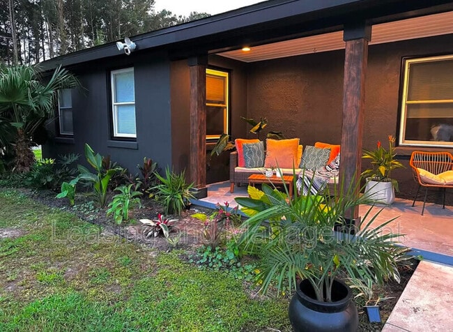 Photo - 823 Jordan St