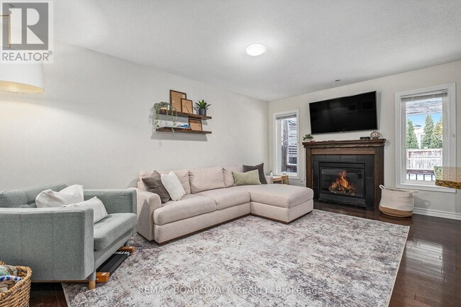 Photo - 284 Par-La-Ville Cir