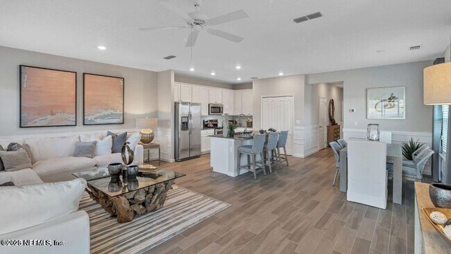 Photo - 494 Boracay Cir