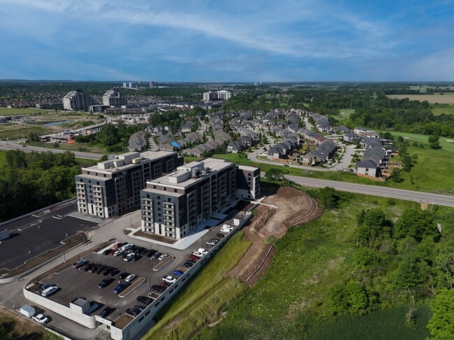Building Photo - Aurora