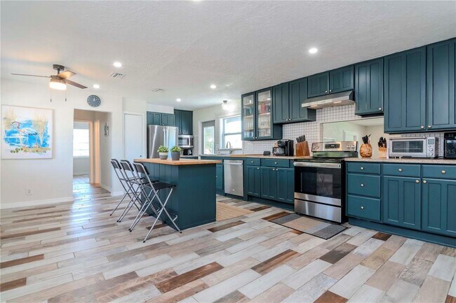 Photo - 1528 W River Shore Way