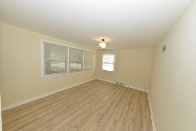 Photo - 1005 Hawthorn Ave