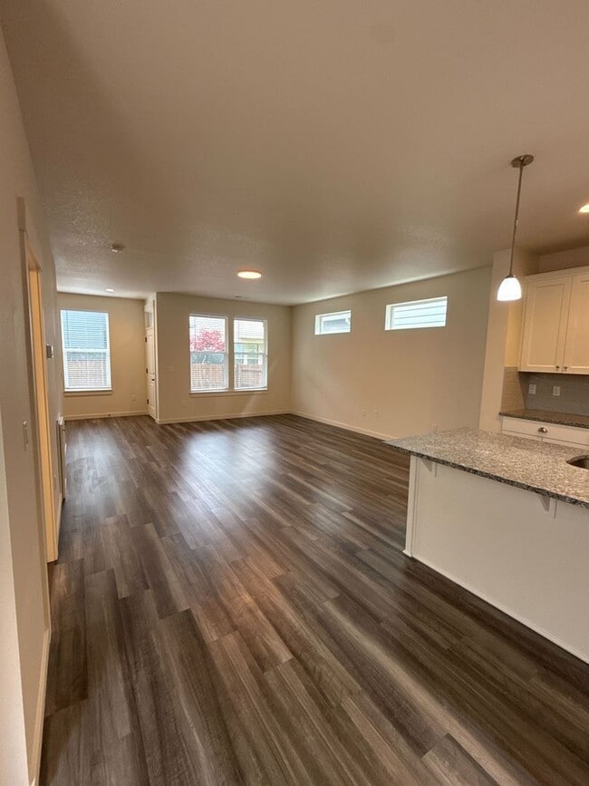 Photo - Immaculate 3B/2.5Ba Home in Ridgefield! Available NOW!