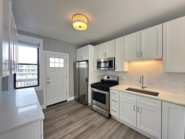 Photo - 3946 N Janssen Ave Unidad S4