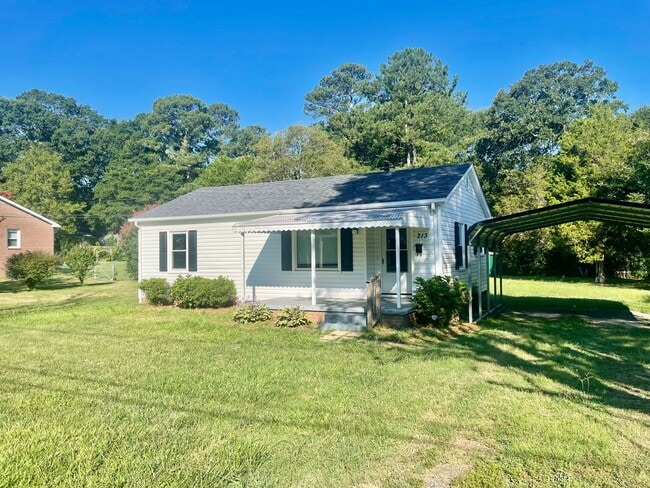 Photo - Rose213 in Mount Holly’s Catawba Heights area is a well-maintained 2-bedroom, 1-bath home