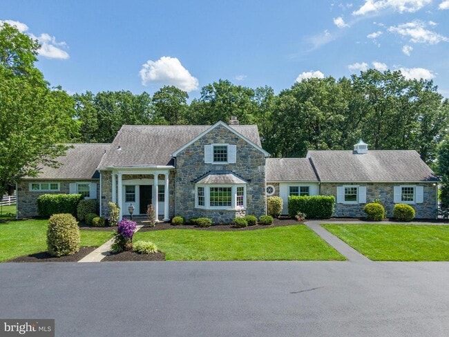 Photo - 558 Brownsville Rd