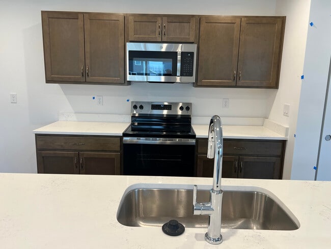 Kitchen - 2075 Barleybrook St