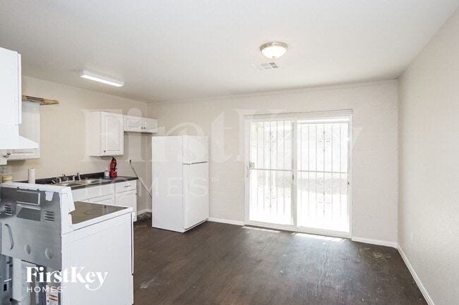 Photo - 2128 Carver Ave