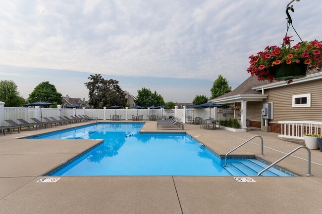 Manchester Oaks Pool - Manchester Oaks