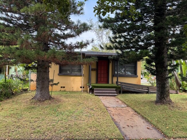 Photo - 2919 Poinsettia Ave