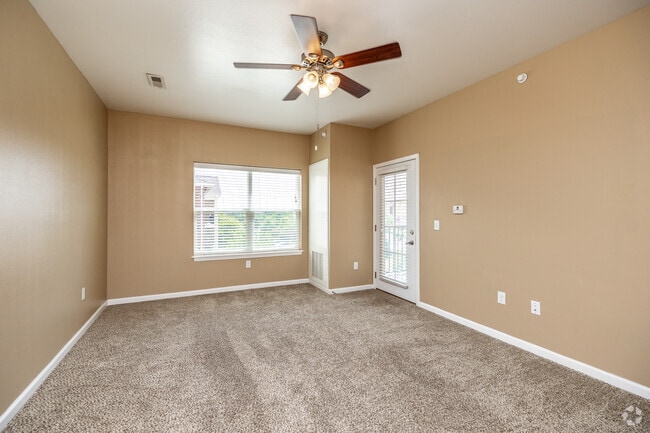 1HAB, 1BA - 765 ft²