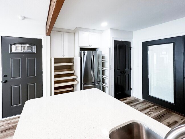 Photo - 2001 N Fm Unit 8