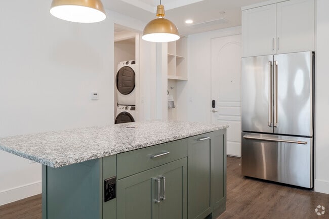 2BR, 2BA - 1,063SF - Kitchen & Laundry