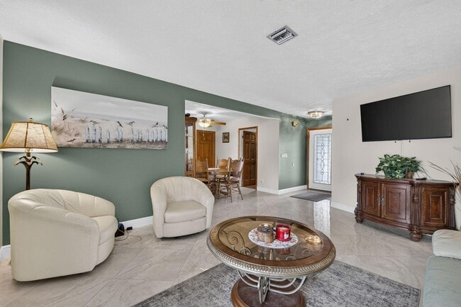 1362 SW Knollwood Dr