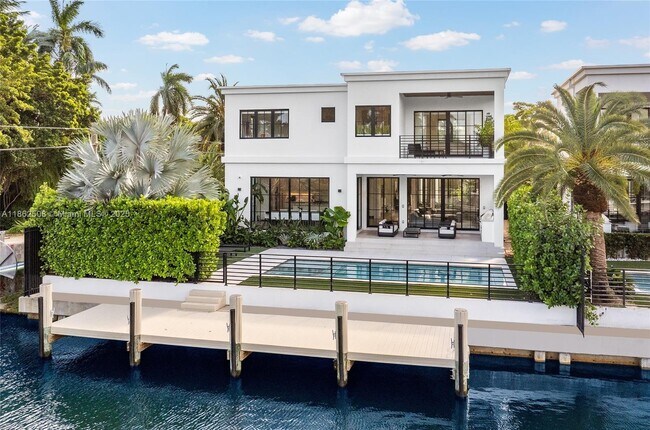 Photo - 895 NE 76th St