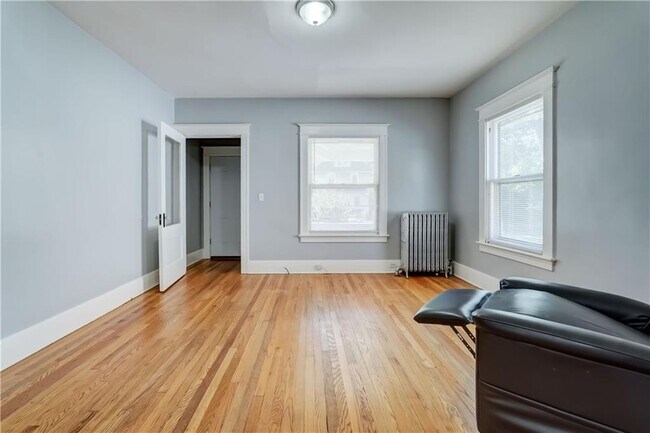 Photo - 588 Garson Ave