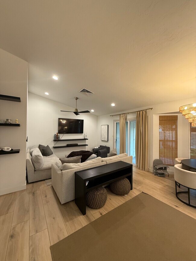 Photo - 948 E Grandview St