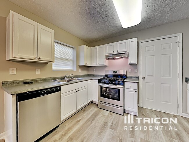 Photo - 915 Riley Farm Ln