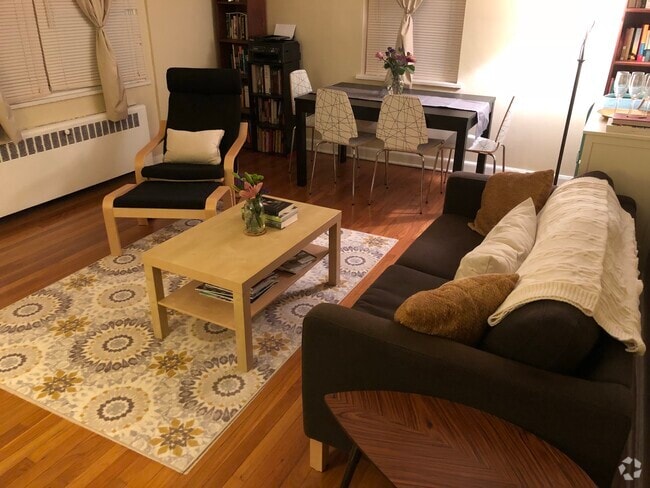 Building Photo - 877 Farmington Ave Unit 877-106 Rental