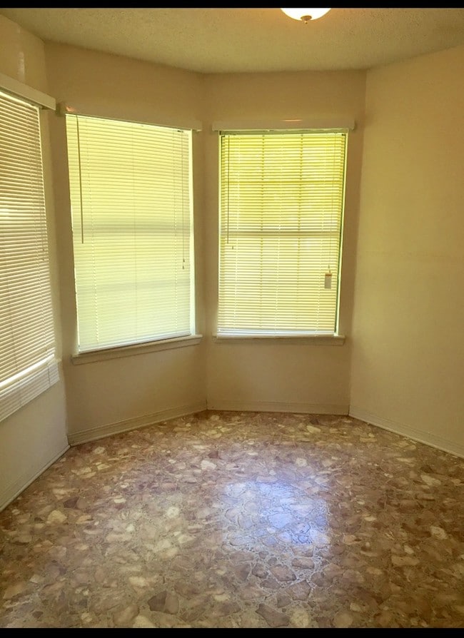 Photo - 928 Verone Terrace