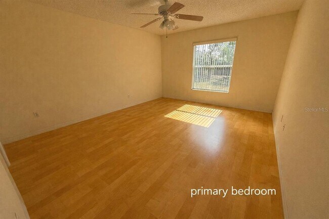 Photo - 33 Fenwick Ln