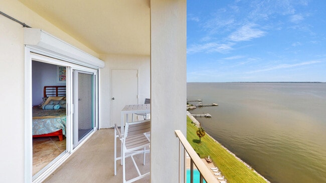 Building Photo - 615 Bayshore Dr Unit APT 1106