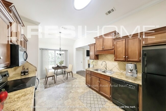 Photo - 5205 Meadow Lake Cir