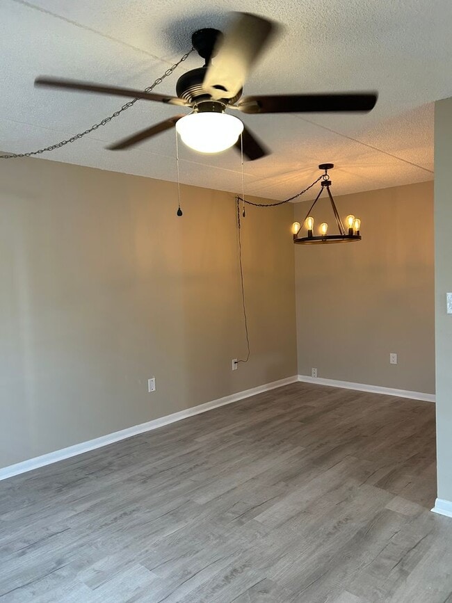 300 N Dewey St Unit 300 N Dewey Street, Apt 5