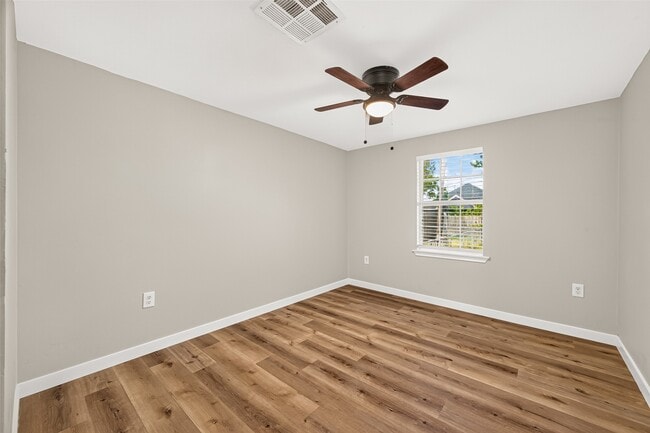 Photo - 111 N 4th St