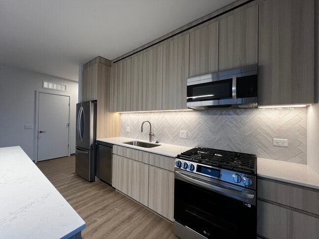 Photo - 500 S Oakley Blvd Unit 2