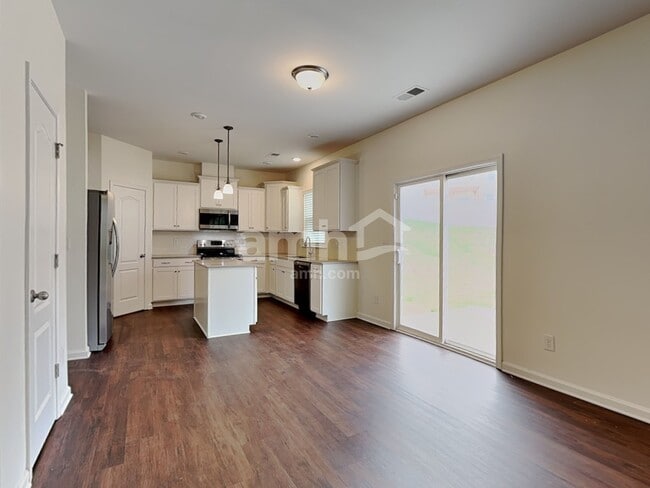 Photo - 154 Eden Ave