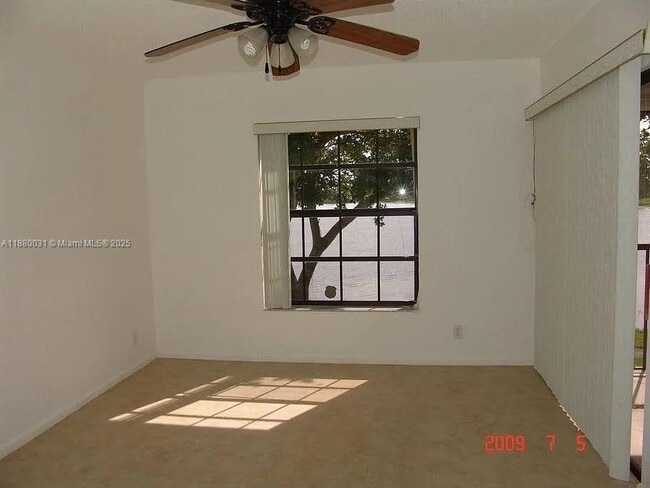 Building Photo - 330 Olivewood Pl Unit 0 Rental
